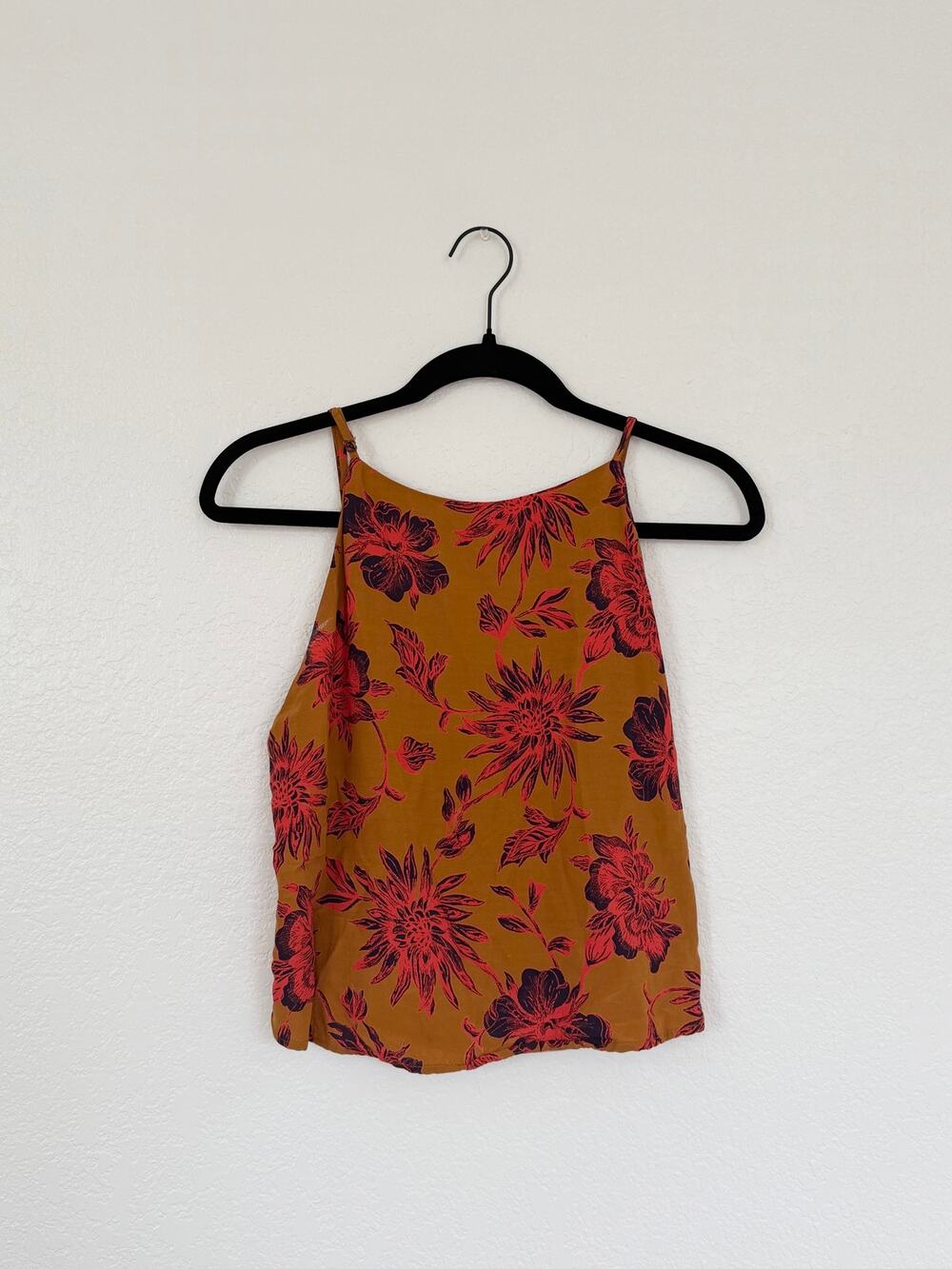 Ecote Floral Open-Back Beaded Strap Tank Top – Size Medium